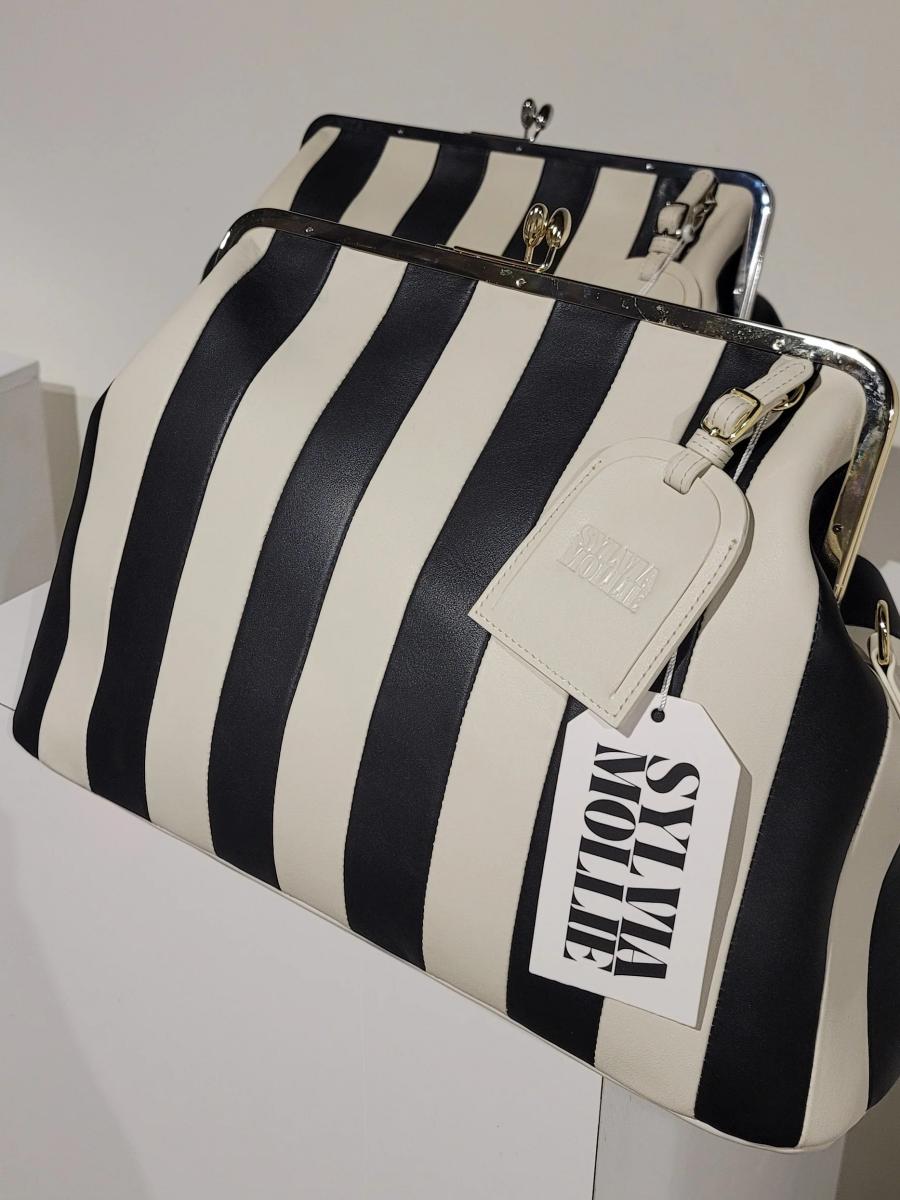 Embossed Premium Leather Kisslock Frame Bag