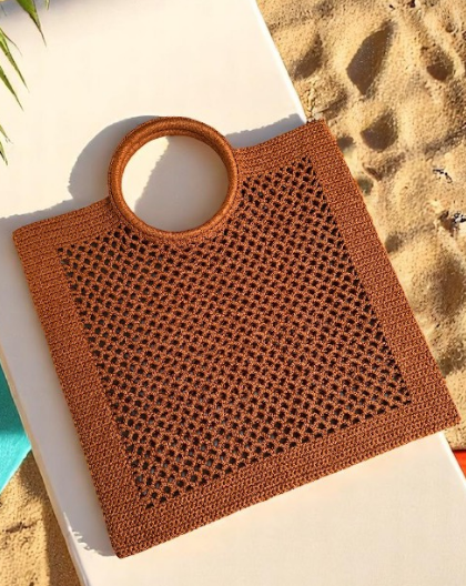 Chic Women's Woven Hollow Bag