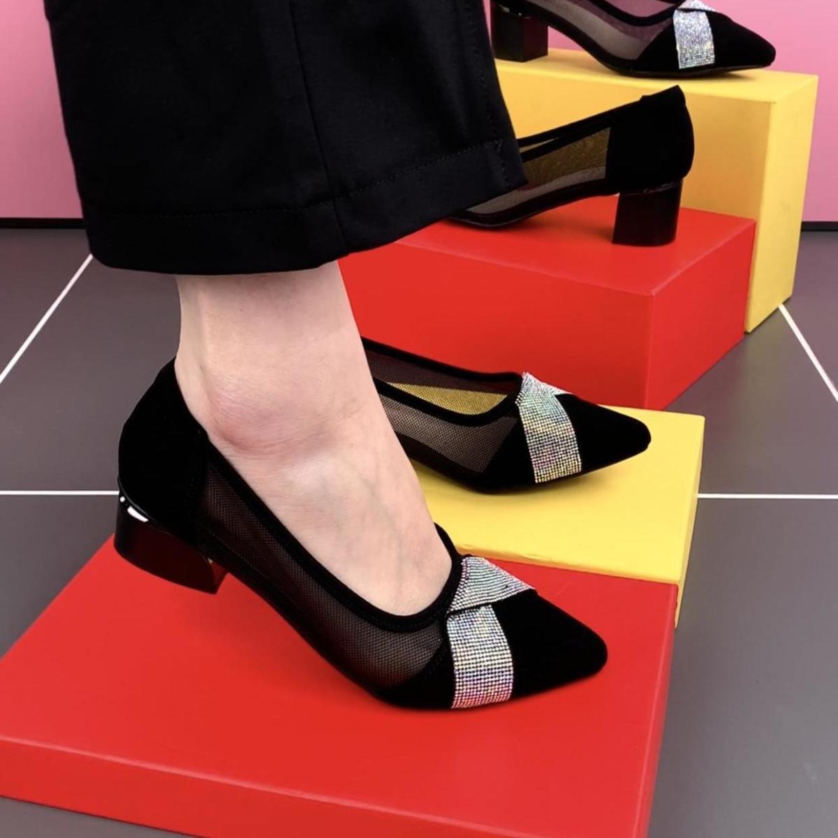 Women's Breathable Mesh Rhinestone Shoes